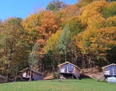 АЖ У НЕБІ —  Глемпінг в Карпатах
